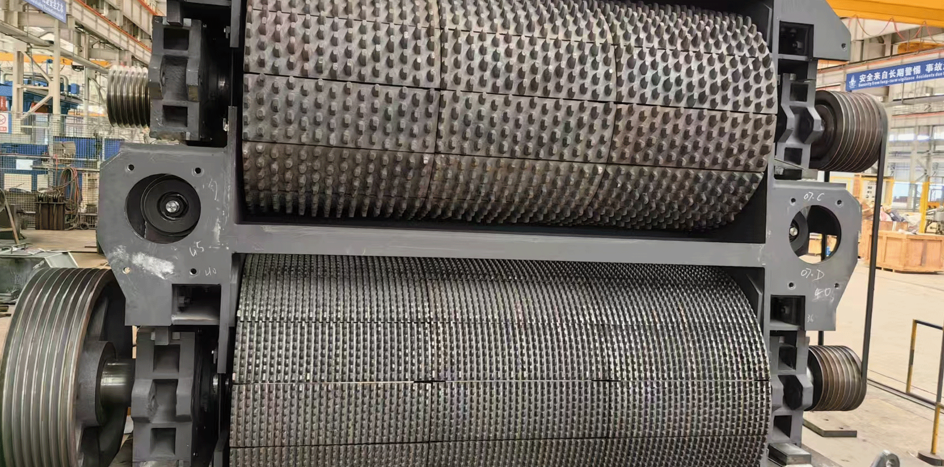 Four-teethed Roller Crusher