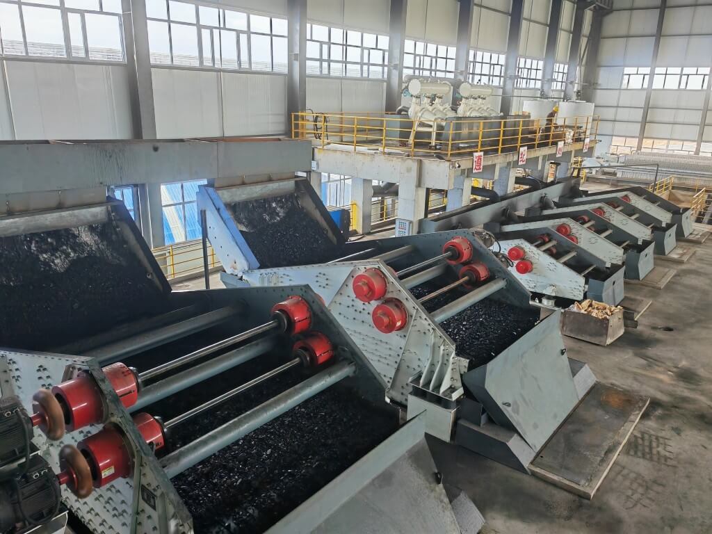 Dewatering Vibratory Screen