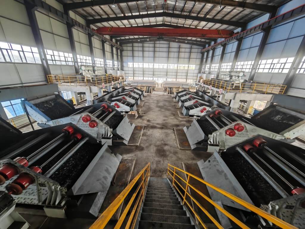 Dewatering Vibratory Screen